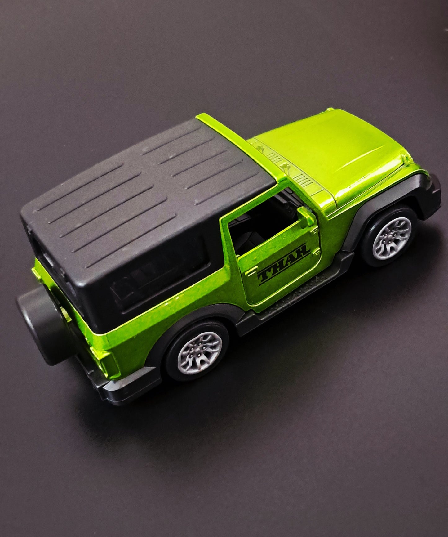 Metal Die Cast Thar Toy Car (door Openable)